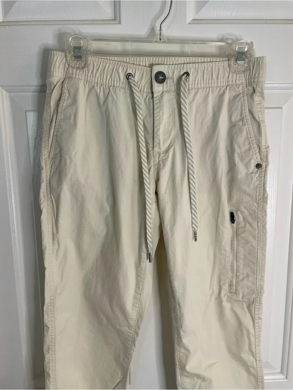 Vuori Lightweight ripstop Cargo Pants with Drawstring ladies Size XS cream chic